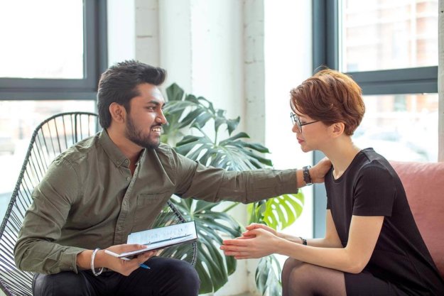 therapist discusses the benefits of individual therapy with patient